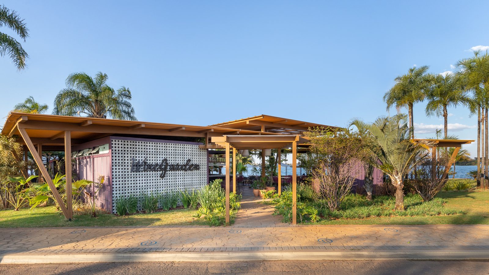 Restaurante Izzi Wine Garden — projeto Babel Arquitetura